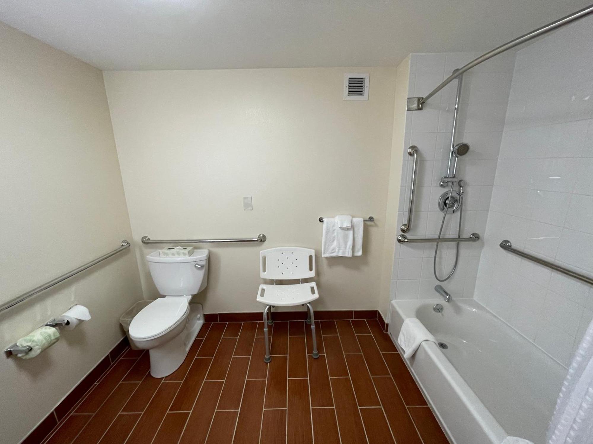 King Room - Mobility Access/Hearing Accessible